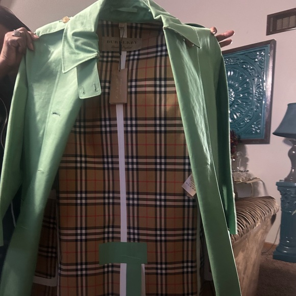 Burberry trenchcoat